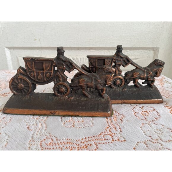 Vintage 1950s Cast Iron Copper Finish Stagecoach Bookends - Picture 1 of 9
